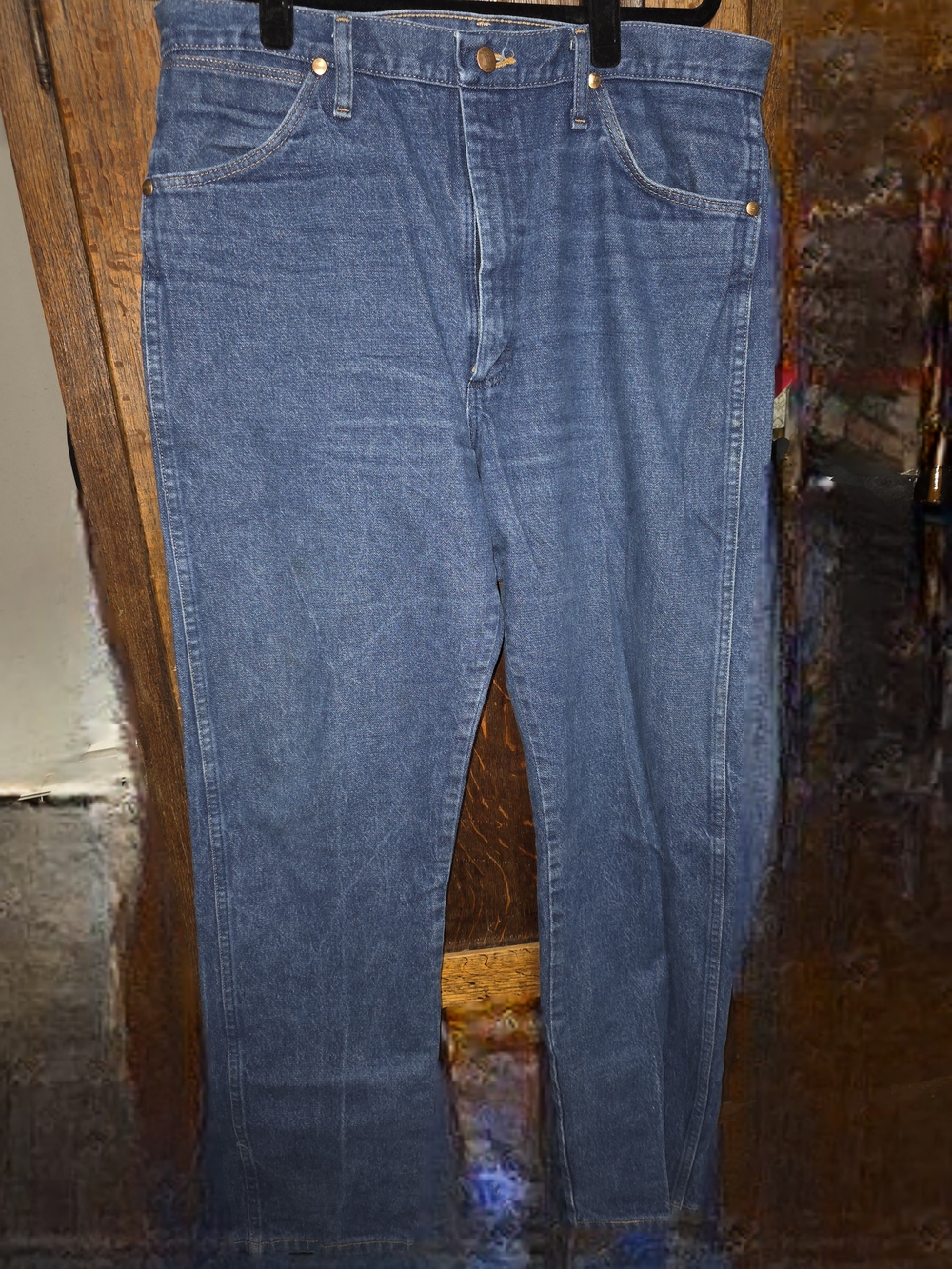 Wrangler Straight-Leg Men's Denim Jeans in Medium Blue